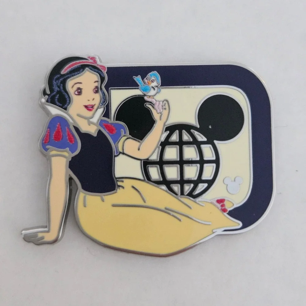 NEW Disney Snow White Walt Disney World D Hidden Disney 2025 Pin - Picture 1 of 4